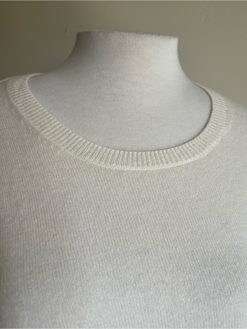 Quince Mongolian Sustainably Sourced Natural Cashmere Crewneck Sweater Ivory - Picture 3 of 9